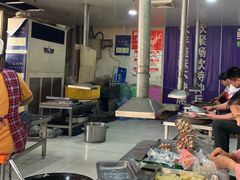 大堂-老广烧烤(骆驼山康馨园店)