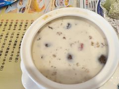 冰糖雪耳桃胶奶-广信牛奶甜品世家(台东店)