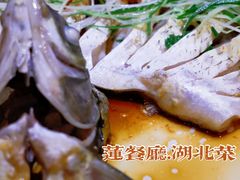 清蒸武昌鱼-莲餐厅·湖北菜·藕汤是头牌(愚园路店)