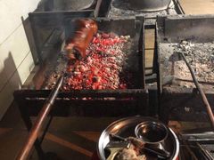 -黄记四更烤乳猪店