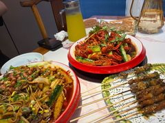 -乡土黄·鲜牛肉火锅·小龙虾(兴业街店)