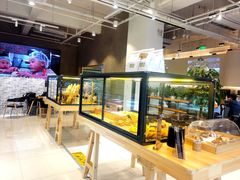 面包甜点陈列柜-熊叔熊婶面包房(团结湖店)