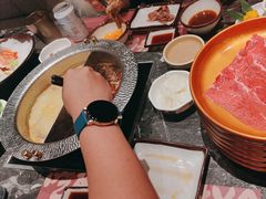 -牛YO寿喜烧·铁板烧和牛火锅自助(市府恒隆店)