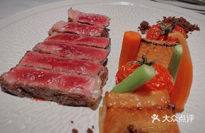 Australian M7 Wagyu with Roasted Tomato and Pumpkin Salt