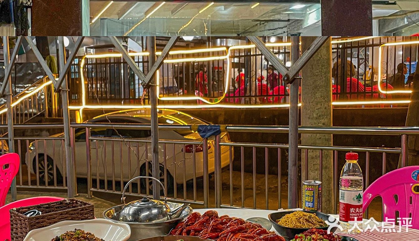 长沙人才懂… 这种路边搭棚的店才是真的好吃！