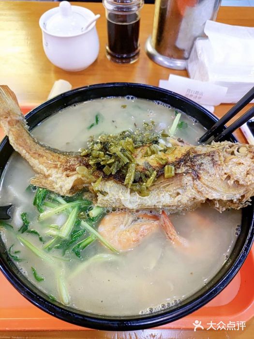 台州老六海鲜面馆(营口路店)大黄鱼海鲜面图片