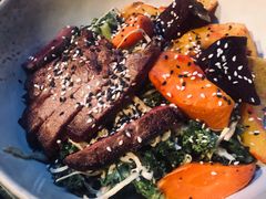 煎牛肉烤时蔬色拉-BAKER&SPICE(安福路店)