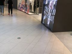 -URBAN REVIVO(七宝领展广场店)
