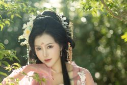 -烟雨江南汉服体验馆