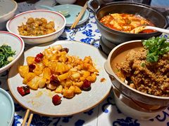 -川流不息·地道川菜·小龙虾(新松江路店)