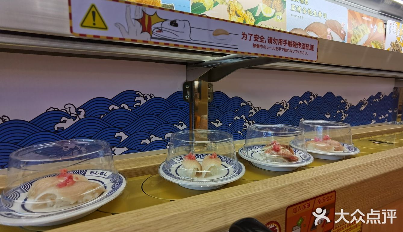 孩子多吃了不少也扭到了心仪的皮卡丘