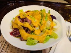腓利牛肉紫薯鸡蛋色拉-东海咖啡馆