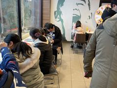 等位区-麦当劳(武商建二店)