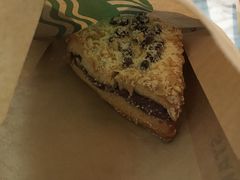 红豆燕麦松饼-星巴克(上海虹桥站2A检票口)