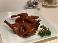 脆皮乳鸽-利苑酒家(合景国际金融广场店)