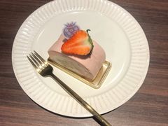 鲜莓柚梨摇滚卷-KNOTKNOT珞珞·日式甜品(K11店)