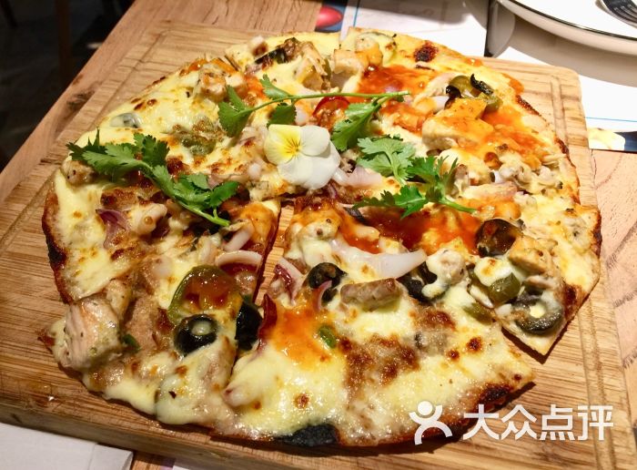 tomacado花厨(三里屯店)海鲜薄脆披萨图片 