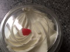 -红宝石·鲜奶小方·海派西点房(南丹店)