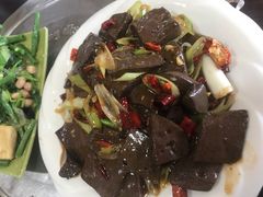 -金卯白肉罩火烧