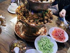 香辣牛肉蛙锅-老佛爷蛙锅•鲜蛙煲(麦凯乐店)