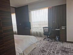 -上海虹桥西郊假日酒店