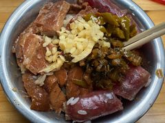 -梁阿婆廿年老牌扣肉糯米饭