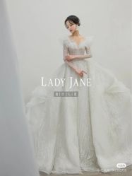 -Lady  Jane高端婚纱礼服馆
