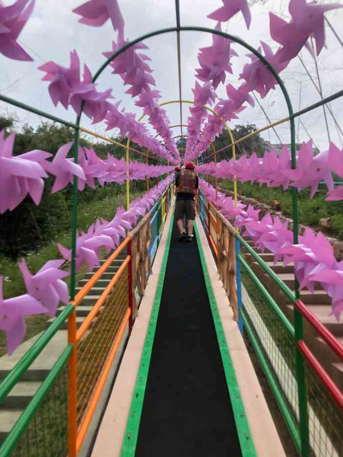 南京龙出没穿越漂流-"之前就听闺蜜推荐了龙出没,一直想带娃来玩.