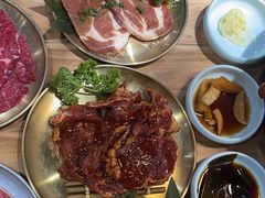 -汉城烤肉·黑金冠(华山路店)