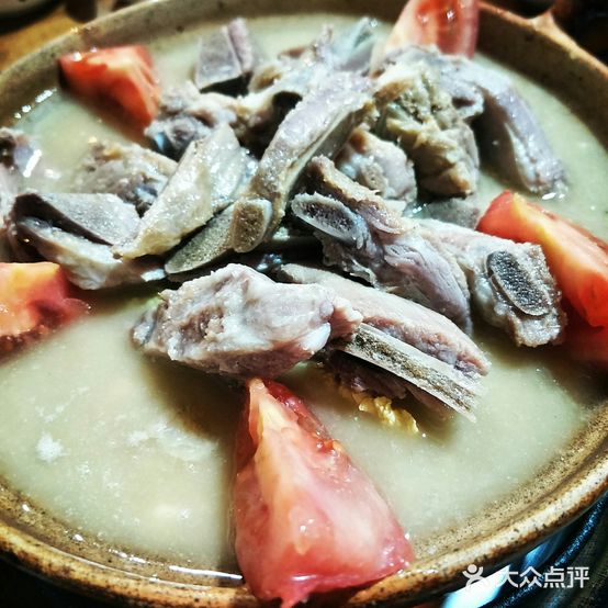 随心腊排骨火锅店