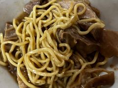 -松树干拌面店