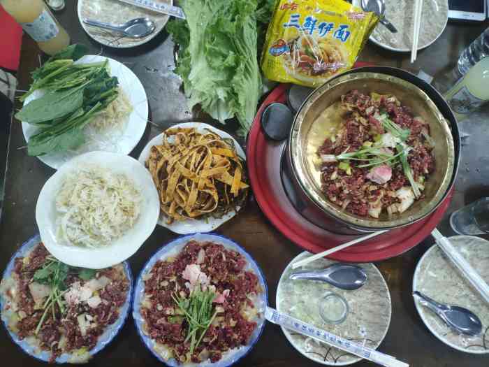 冯家屯金子烤肉-"99十一黄金期下午一点去的人巨多…….