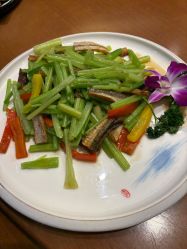 -鑫淼餐饮娱乐中心(江东街店)