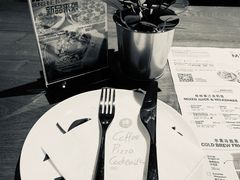 餐具摆设-JINNS锦时 steak&pizza(浸信会礼拜堂旧址店)