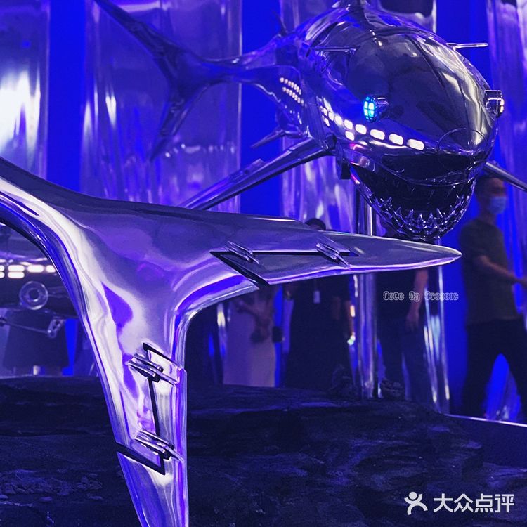 全球首展‼️明日基地✖️空山基·鯊魚領域🦈