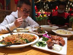 -老滇山寨•云南特色菜•地方菜•民族风情歌舞表演(金碧店)