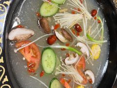 -小志家.鲜牦牛肉牛杂火锅野生菌汤锅