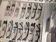 -J-Optical佳视明眼镜·蔡司视觉(青岛金茂览秀城店)