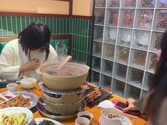 -琥珀老六龙虾(四里河店)