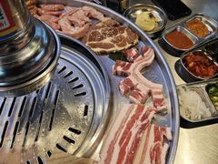-哈哈碳都·牛肋条无限自助烤肉(台江万达店)