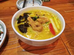 金汤酥肉酸辣米线-云海肴汽锅鸡·云南小炒(天津国金汇店)