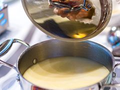 -红鼎豆捞·非遗鲍皇汤火锅(宝丰路店)