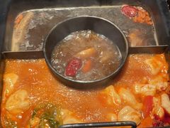 -老牌坊云南鱼豆花火锅(哈西万达店)