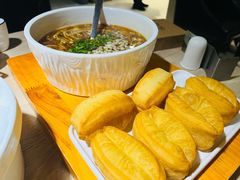 小油条配酸辣汤-味莊·青岛菜(云霄路店)