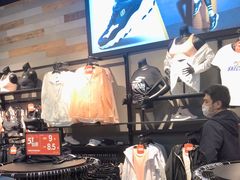 -SKECHERS 斯凯奇(上海国际时尚中心店)