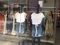 -URBAN REVIVO(北京斯普瑞斯奥特莱斯店)