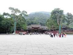 -峨眉山报国寺