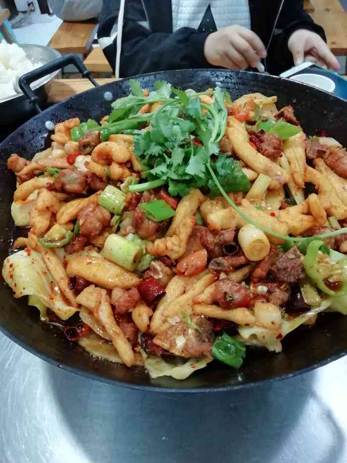 盐都干锅王-"盐都干锅是一家实惠的干锅店我们点的是五.