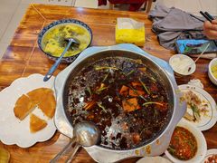 -乡土特色.冷锅鱼.牦牛肉汤锅