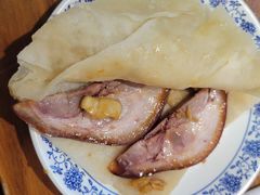 -老天桥酱肉烧饼夹肘子(天桥店)